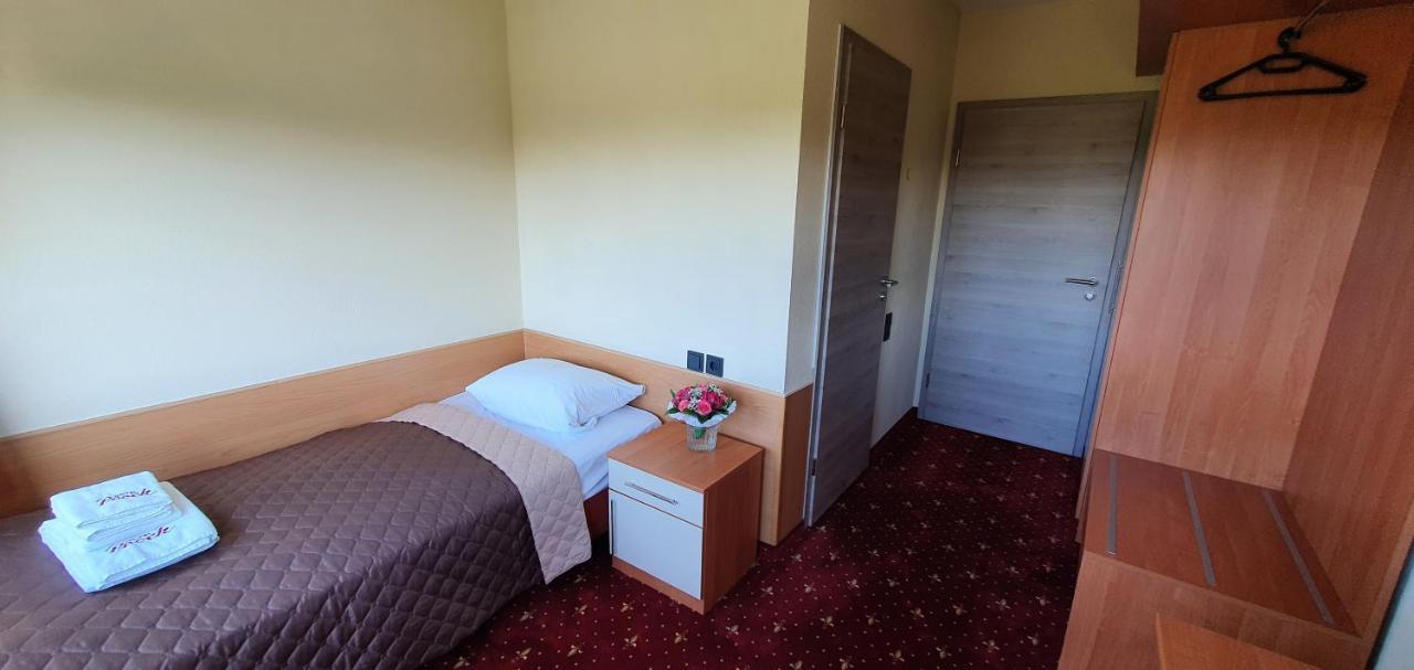 Hotel Poock Haan Extérieur photo